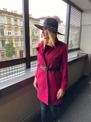 PŁASZCZ DOLORES Z PASKIEM BURGUND