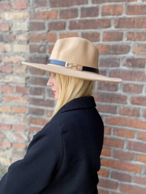 KAPELUSZ CASSIE CARAMEL