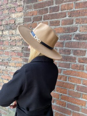 KAPELUSZ CASSIE CARAMEL