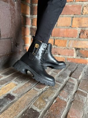 WORKER MILO SZNUROWANY